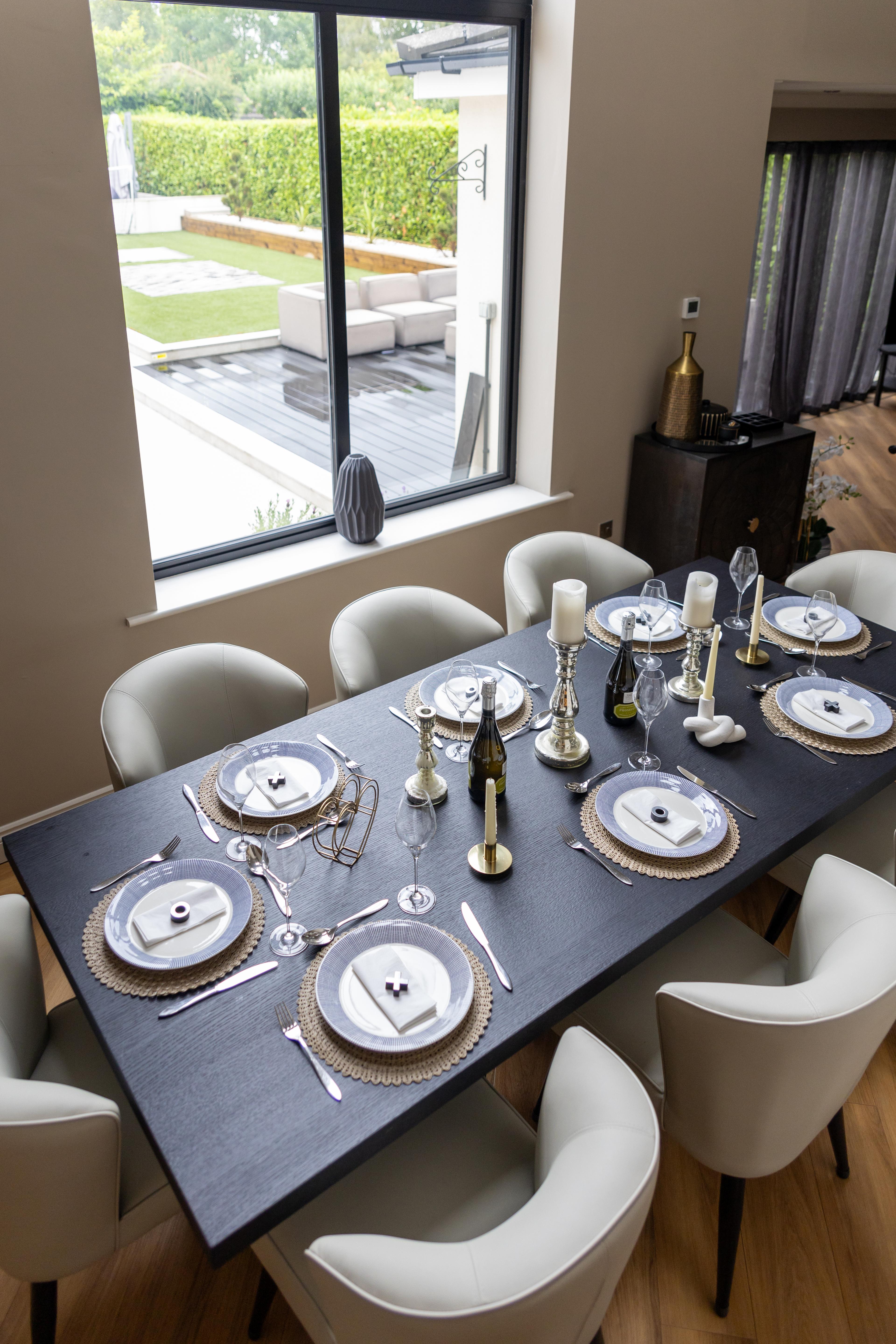 Spacious dining room